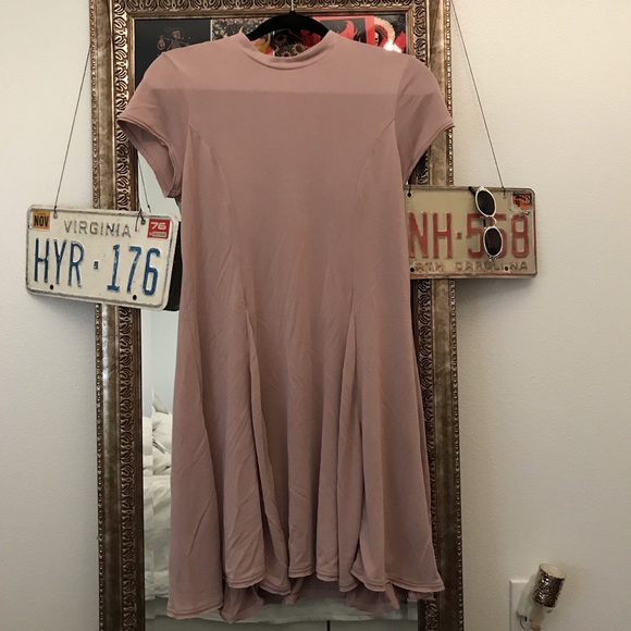 OPEN BACK BABYDOLL URBAN OUTFITERS DRESS!! - Picture 1 of 3